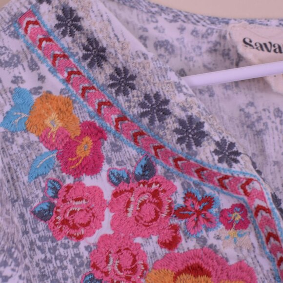 Savanna Jane Boho Floral Embroidered Bell Sleeve Top Bohemian Coastal - Size L - Picture 4 of 11